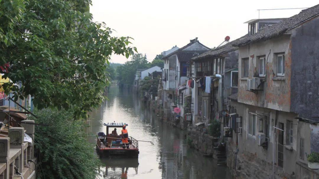退休老人在夏天室内打乒乓球空调开多少度为？游戏画面