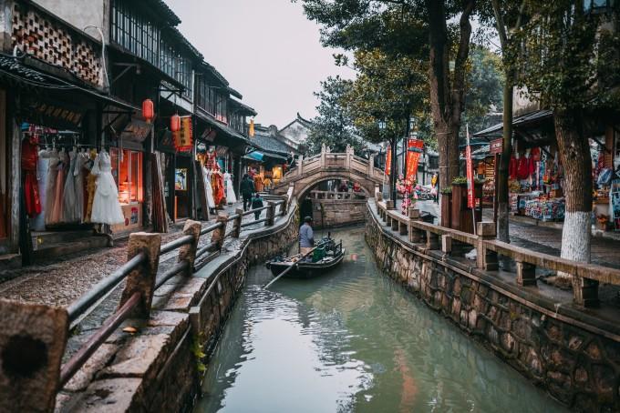 女人戴盐源的禁忌游戏画面
